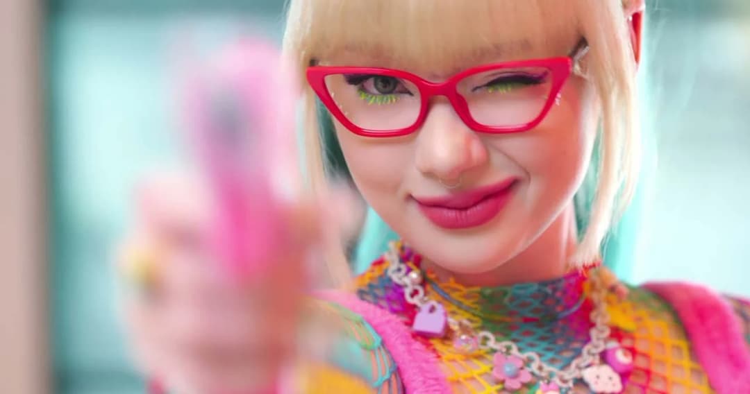 ‘พลอยชมพู’ อวดลุคสดใส สุดคัลเลอร์ฟูล ผ่านทีเซอร์เพลงใหม่ ‘LOCATION’ ก่อนชมเอ็มวีเต็มๆ 14 ม.ค.นี้