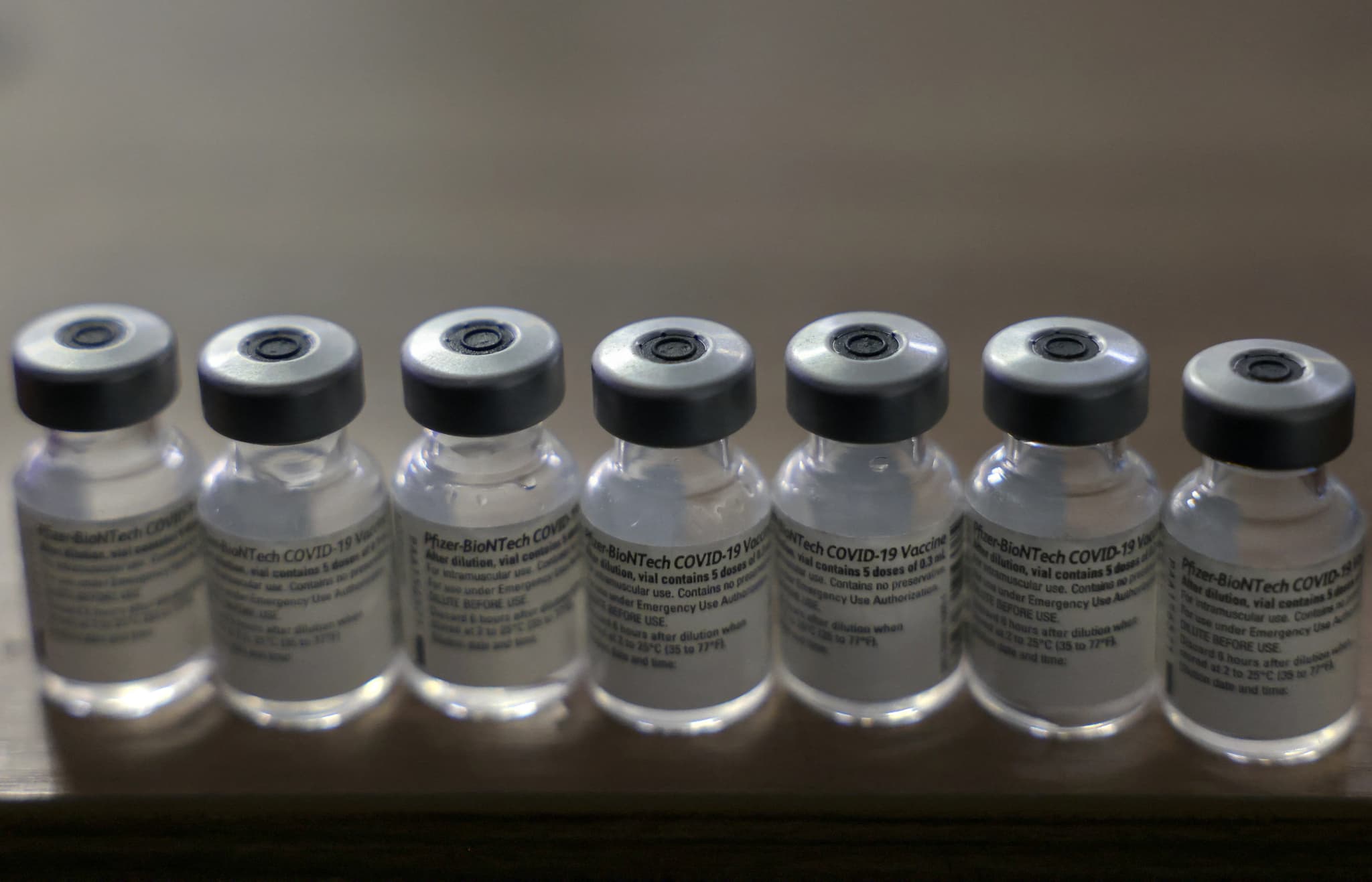 ‘ไฟเซอร์’ เริ่มผลิตวัคซีนตัวใหม่ พร้อมรับมือ ‘โอไมครอน’ มี.ค. นี้ คาดป้องกันการติดเชื้อได้ดียิ่งขึ้น