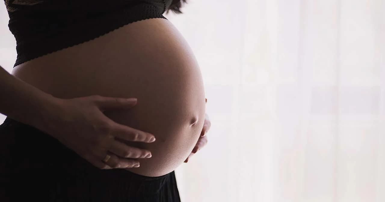 ครม.เห็นชอบเพิ่มอีก 8 วัน ให้ข้าราชการหญิงลาคลอด