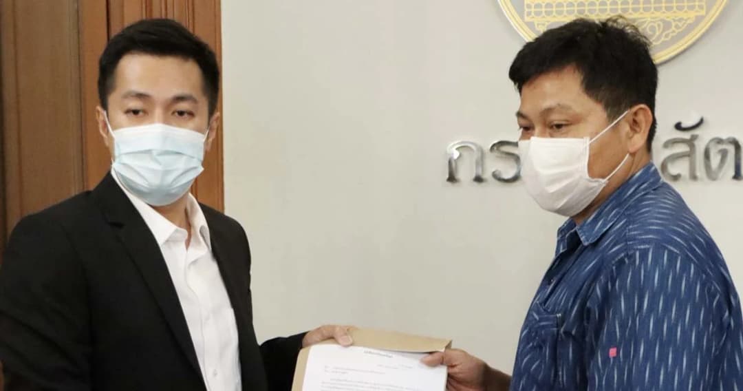 ‘หมออ๋อง ก้าวไกล’ บุก กรมปศุสัตว์ ให้เวลา 7 วัน ขอผลตรวจ ASF สุกรทั่วประเทศย้อนหลัง ไม่เชื่อมีแค่เคสเดียว