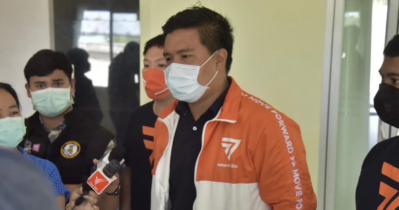 ‘ก้าวไกล’ เปิดคลิป ร้อง กกต. สอบ ‘ธรรมนัส’ ปราศรัยส่อผิดกม. ช่วยหาเสียงเลือกตั้งซ่อมสงขลา