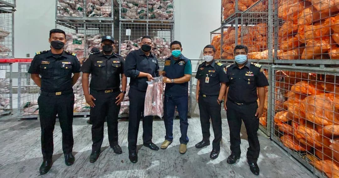 ปศุสัตว์สงขลา ทลายห้องเย็นเอกชน กักตุนหมูแช่แข็งกว่า 2 แสนกิโล