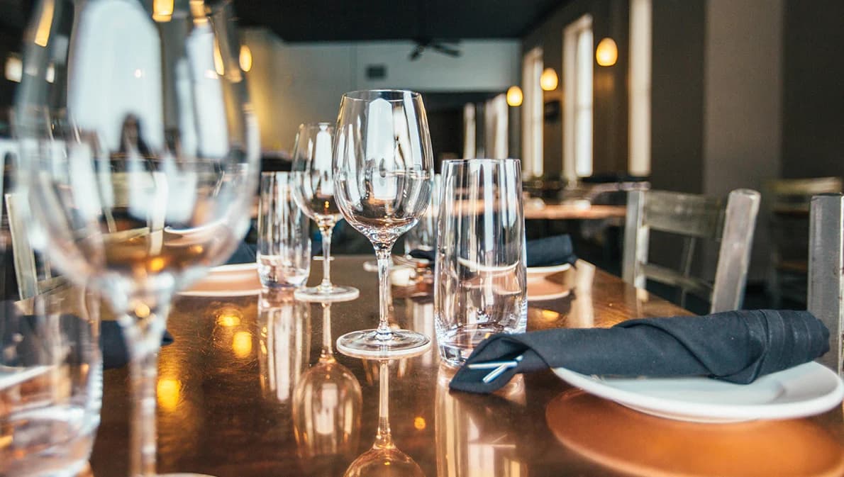 สัปดาห์แรกเปิดให้ดื่มในร้านได้ถึง 5 ทุ่ม เตือนทำผิดเงื่อนไข จับกุม-ยึดใบอนุญาตทันที