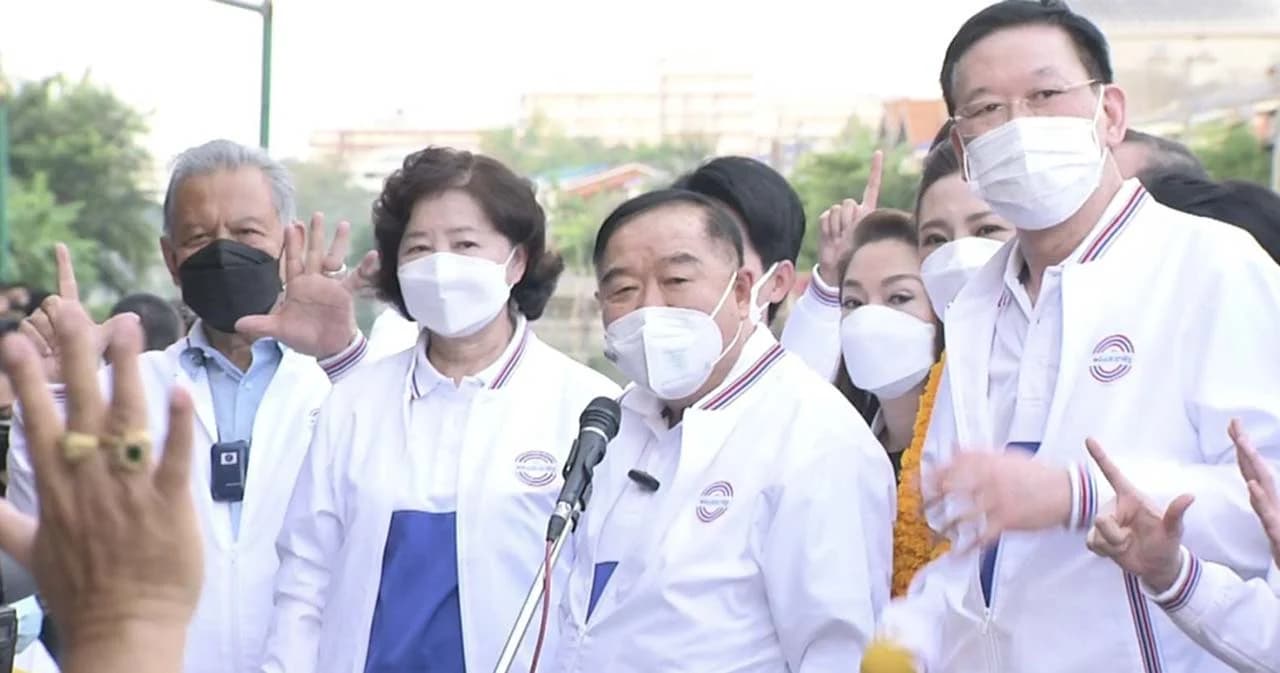 ‘ประวิตร’ ขอจบเรื่อง 21 ส.ส. ย้ายพรรคแต่ยังหนุน รบ. เด็กชูสามนิ้วไม่คิดว่าเป็นม็อบ