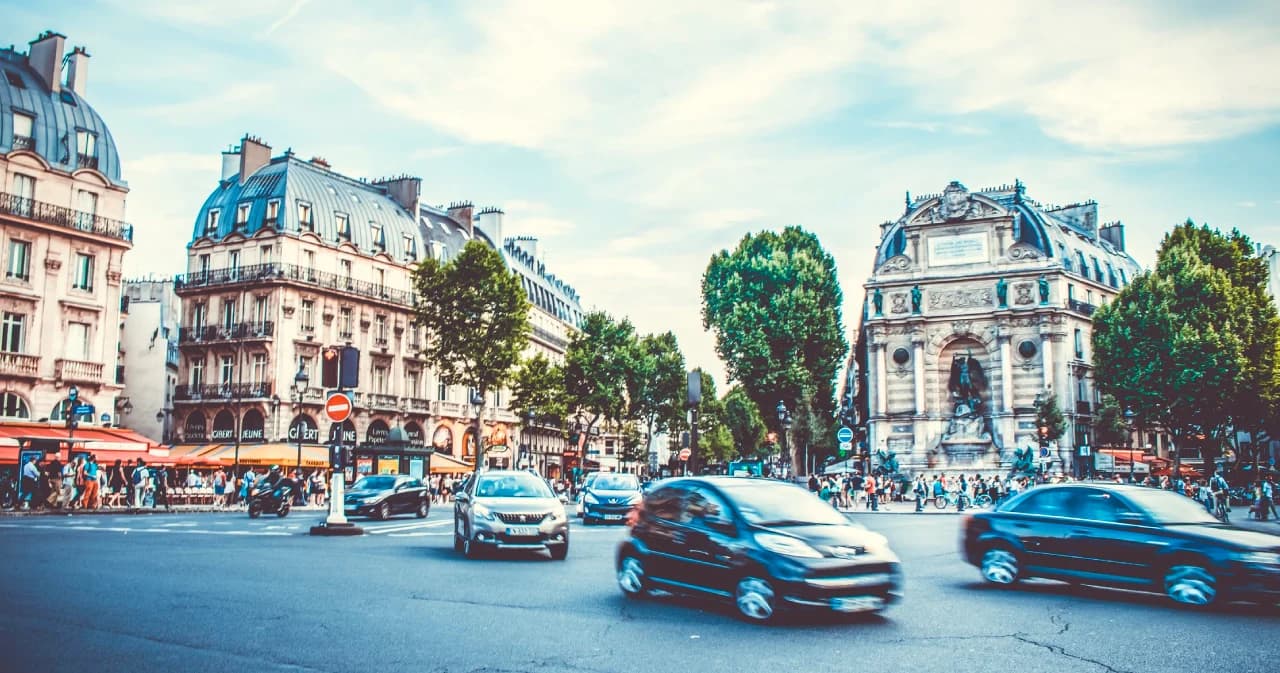 ส่องนโยบาย ห้ามขับรถใจกลางกรุงปารีส ลดปัญหาจราจร ปั่นจักรยานได้ คนเดินเท้าปลอดภัย