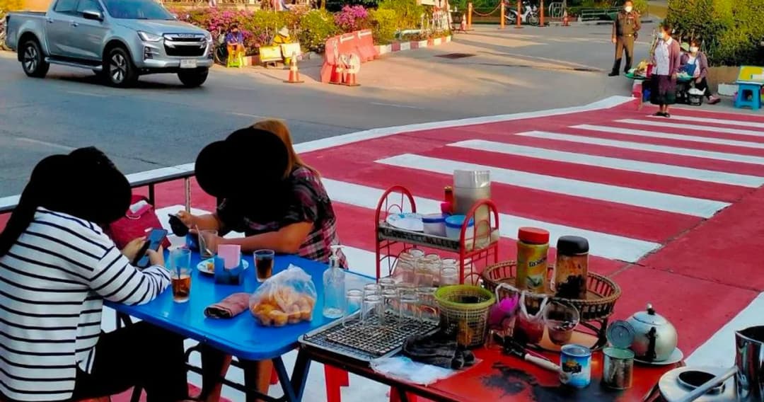 เห็นชัดแต่ไกล เด่นกว่า ‘ทางม้าลายใหม่’ หน้ารพ.ดัง อุบลฯ