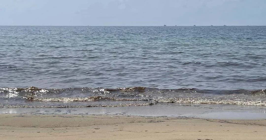 ‘อ.ธรณ์’ ห่วงลมแรงถึง 31 ม.ค. พัดคราบน้ำมันกลางทะเลระยอง เข้าฝั่งอีกจำนวนมาก