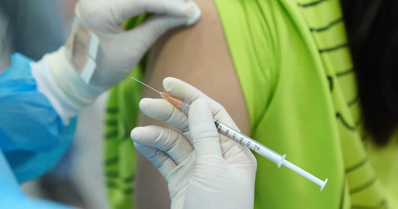 เริ่มวันนี้ กทม.เปิด 7 จุดวอล์คอินฉีดวัคซีนแอสตร้าฯ ชาวไทย-ต่างชาติ