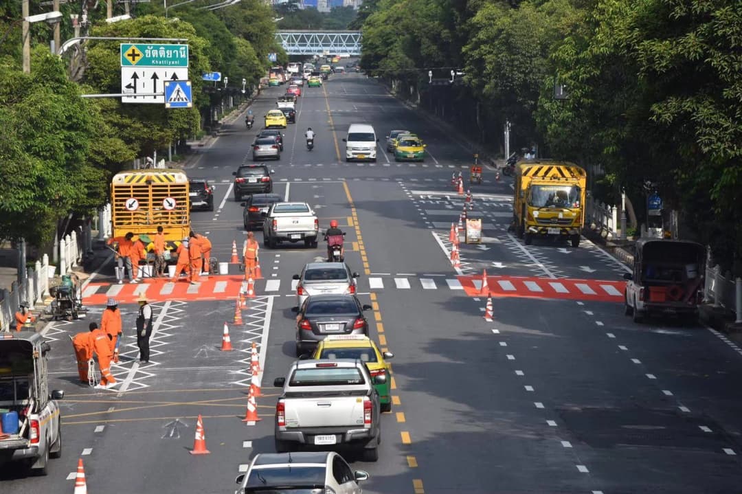 กทม.เพิ่มไฟจราจรอัจฉริยะ คุมเข้มรถจอดคร่อมทางม้าลายด้วยกล้อง AI เริ่มจับปรับบริเวณแยกอโศกวันนี้พร้อมส่งใบสั่งถึงบ้าน