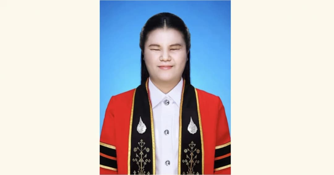 บัณฑิตพิการสายตา คนแรกของไทย เรียนภาษาจีนด้วยอักษรเบรลล์