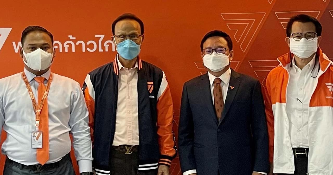 ‘ถวิล ไพรสณฑ์’ อดีต ส.ส.ประชาธิปัตย์ สมัครสมาชิกตลอดชีพ ‘ก้าวไกล’ ชี้แนวคิดกระจายอำนาจตรงกัน