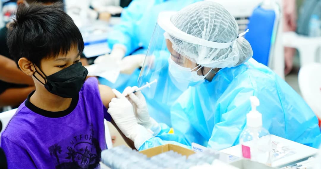 ศบค. เคาะฉีดสูตรไขว้  ‘ซิโนแวค – ไฟเซอร์ฝาส้ม’  สำหรับเด็กเล็ก 6 – 11 ปี 