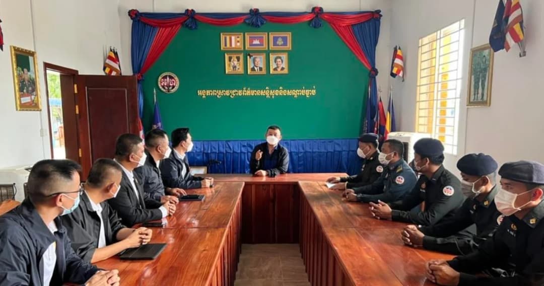 เจ้าหน้าที่ไทย-กัมพูชา จับแก๊งคอลเซ็นเตอร์ได้ที่กัมพูชา 21 ราย พร้อมส่งกลับมาดำเนินคดีถึงไทยวันนี้