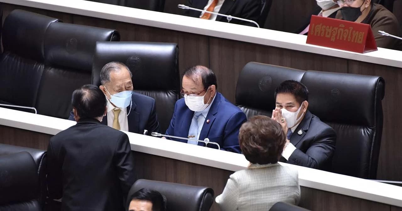 สะพัดพรรค ‘เศรษฐกิจไทย’ เปลี่ยนชื่อเป็น ‘รวมใจไทยชนะ’ ลุ้นกกต. ชี้ขาดมติขับออก พปชร.