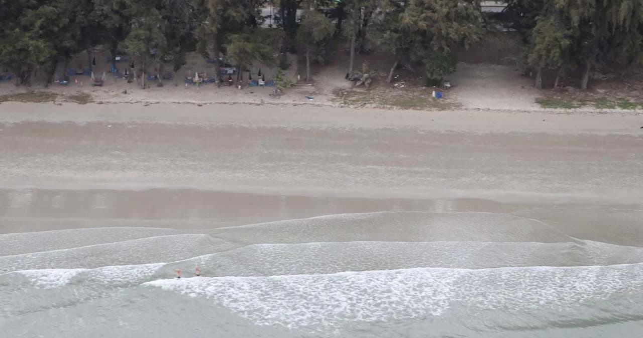 ผู้ว่าฯ ระยอง เผยมีน้ำมันดิบรั่วอีก เหตุเจ้าหน้าที่ บ.เอกชน ยกท่อขึ้นสำรวจ ติงไม่มีมาตรการรัดกุมเพียงพอ