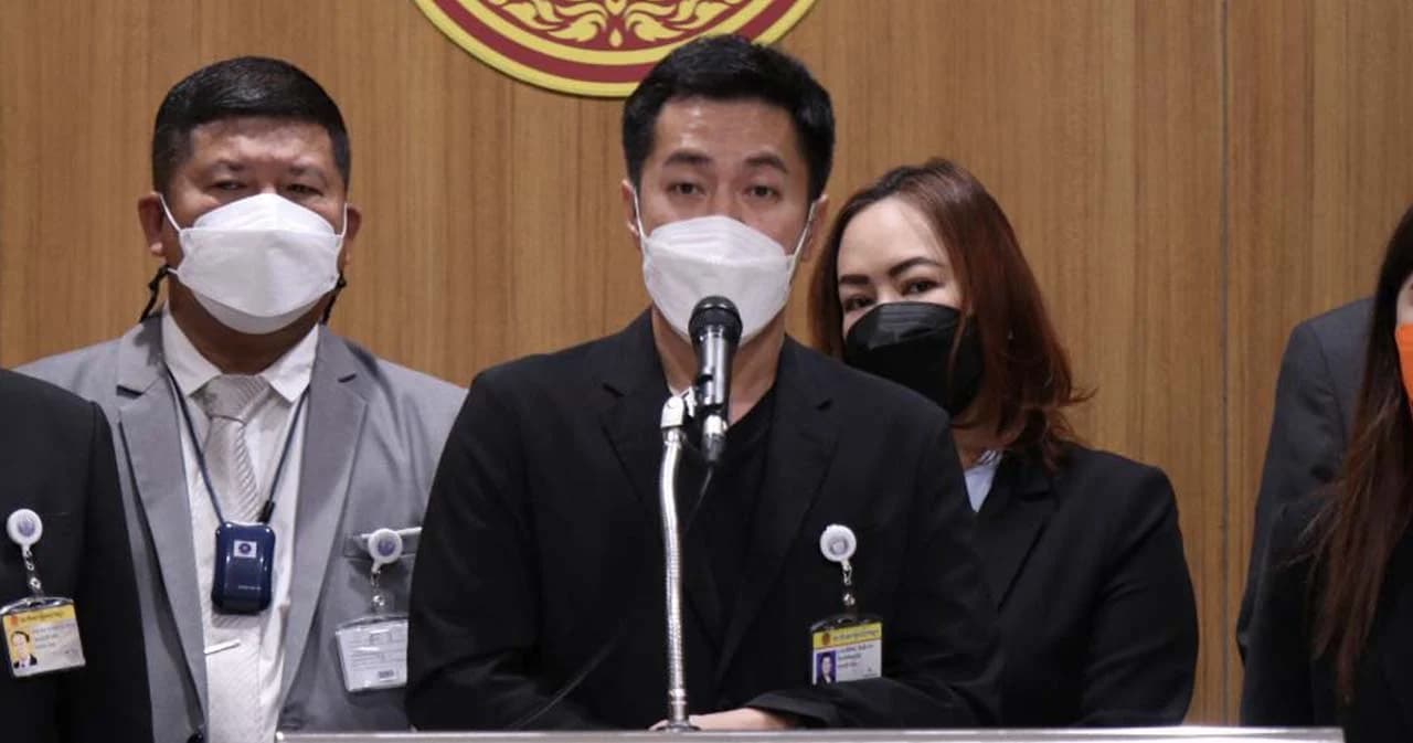 ‘ก้าวไกล’ เตรียมยื่นสอบ นายกฯ และรัฐมนตรี ฐานปกปิดการระบาด ASF