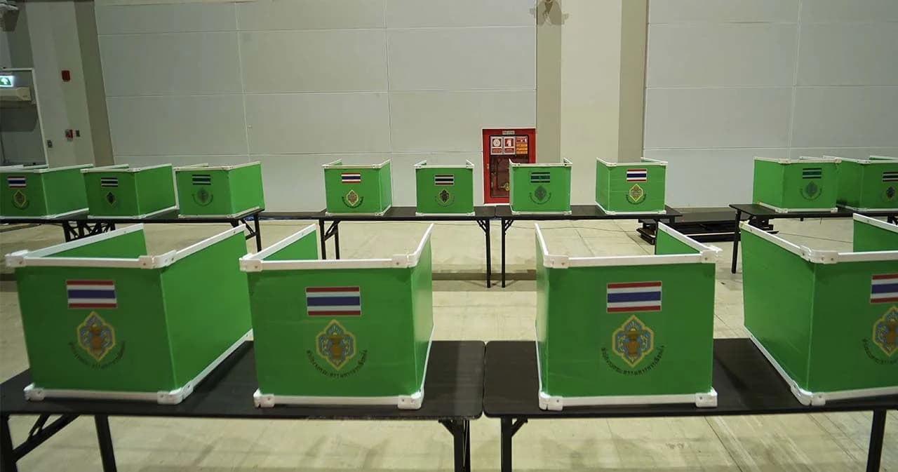 มท.-กกต. ใช้เวลา 10 นาที หารือ เลือกตั้งผู้ว่าฯ กทม.-นายกพัทยา ผลสรุปให้ครม. เคาะวันเลือกตั้ง