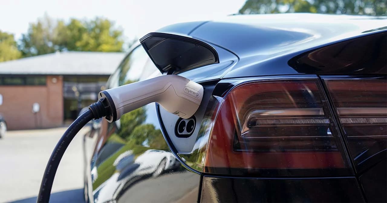 ครม.ลดภาษีนำเข้ารถยนต์ไฟฟ้า คาดรัฐสูญเสียรายได้ 6 หมื่นล้าน หวังส่งเสริมการใช้ในประเทศ