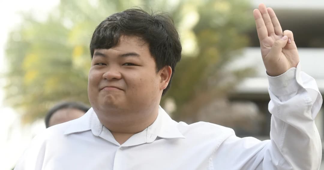 ‘เพนกวิน’ ได้ออกจากเรือนจำเย็นนี้ ! ศาลอาญากรุงเทพใต้ ให้ประกันตัวออกมาเรียน 3 เดือน ตั้ง 6 เงื่อนไข