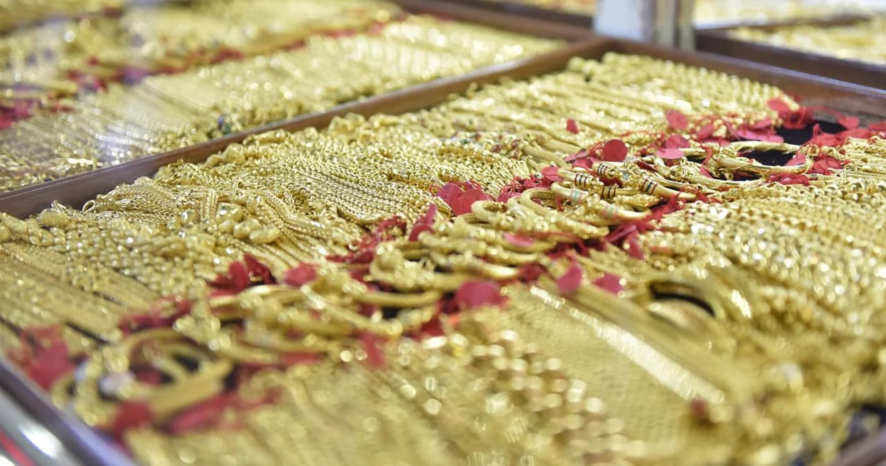 วันแรก รัสเซียเปิดฉากถล่มยูเครน ‘ราคาทองคำ’ ในประเทศพุ่งวันเดียว 17 ครั้ง ทะลุบาทละ 3 หมื่น