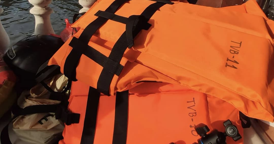 ‘เสื้อชูชีพ’ อุปกรณ์สำคัญ เพื่อความปลอดภัยทางน้ำ