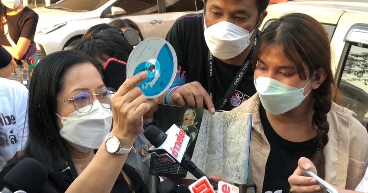 ‘แม่แตงโม’ เตรียมมอบซีดีปริศนาให้ตำรวจตรวจสอบวันนี้ เชื่อเป็นการข่มขู่ ลั่นไม่กลัวตายคือตาย