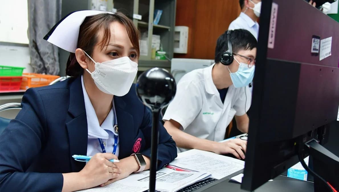 สปสช.เพิ่มทางเลือกผู้ติดเชื้อโควิด-19 โทร 1330 รอ 6 ชม. รพ.ยังไม่ติดต่อกลับรักษา เจอ-แจก-จบ ใกล้บ้าน