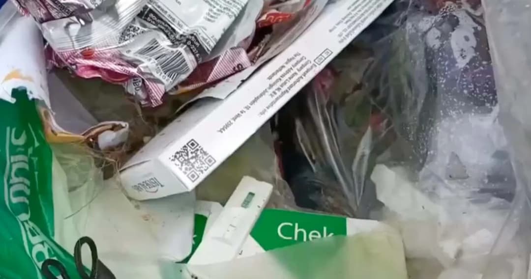 นนทบุรี พบชุดตรวจ ATK ใช้แล้วถูกทิ้งไม่ถูกวิธี หวั่นโควิด-19 แพร่ระบาด