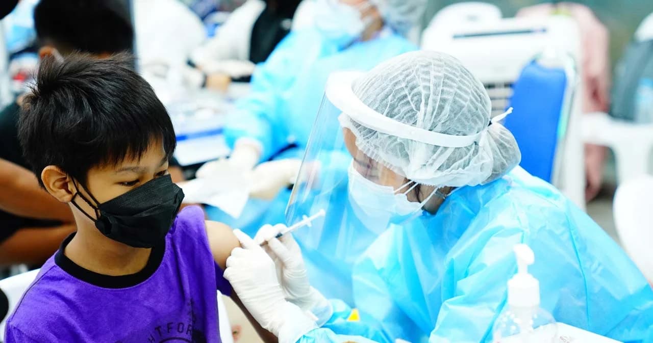 ‘นพ.ยง’ เปิดรับสมัครเด็ก 6-11 ปี ฉีดวัคซีน ‘ซิโนแวค – ไฟเซอร์’ วิจัยเปรียบเทียบความปลอดภัย-ภูมิต้านทาน