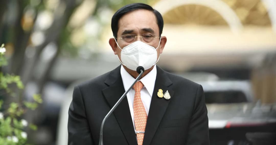 นายกฯ บอกราคาน้ำมันยังไม่มีแนวโน้มลดลงเลย สั่งตรึงจนกว่าจะตรึงไม่ได้ พรุ่งนี้เบนซิล-โซฮอล์ขึ้นอีก 80 สต.