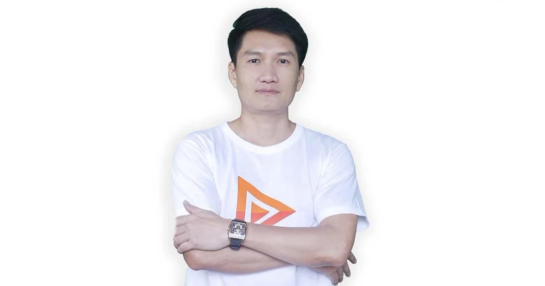 ‘ธนาธร’ นำคณะก้าวหน้าเปิดตัว ‘กิตติศักดิ์ นิลวัฒนโฒชัย’  ลงเลือกตั้งชิงเก้านายกเมืองพัทยา