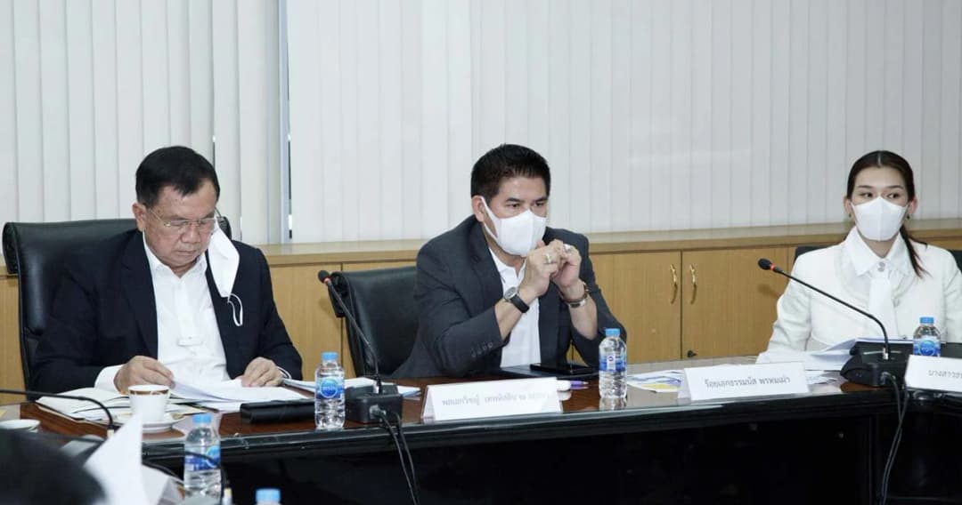 ‘เติมตระกูล’ ลูกชาย ‘ชูวิทย์ กมลวิศิษฎ์’ ร่วมสังเกตการณ์ประชุมพรรคเศรษฐกิจไทย