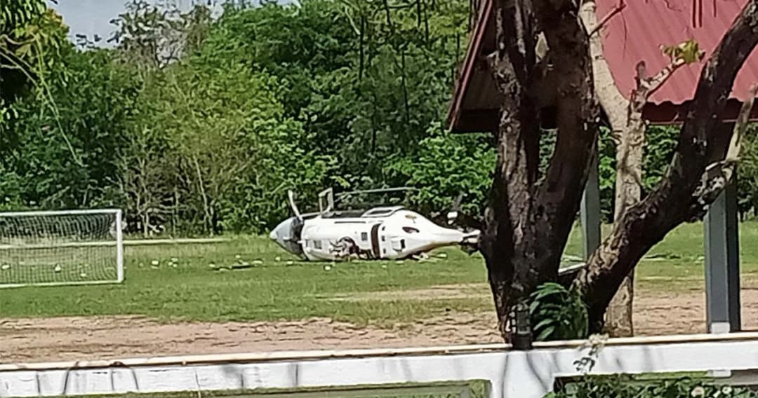 เฮลิคอปเตอร์ตำรวจตก ระหว่างปฏิบัติภารกิจที่ จ.สุรินทร์ นักบิน-ผู้โดยสารบาดเจ็บ