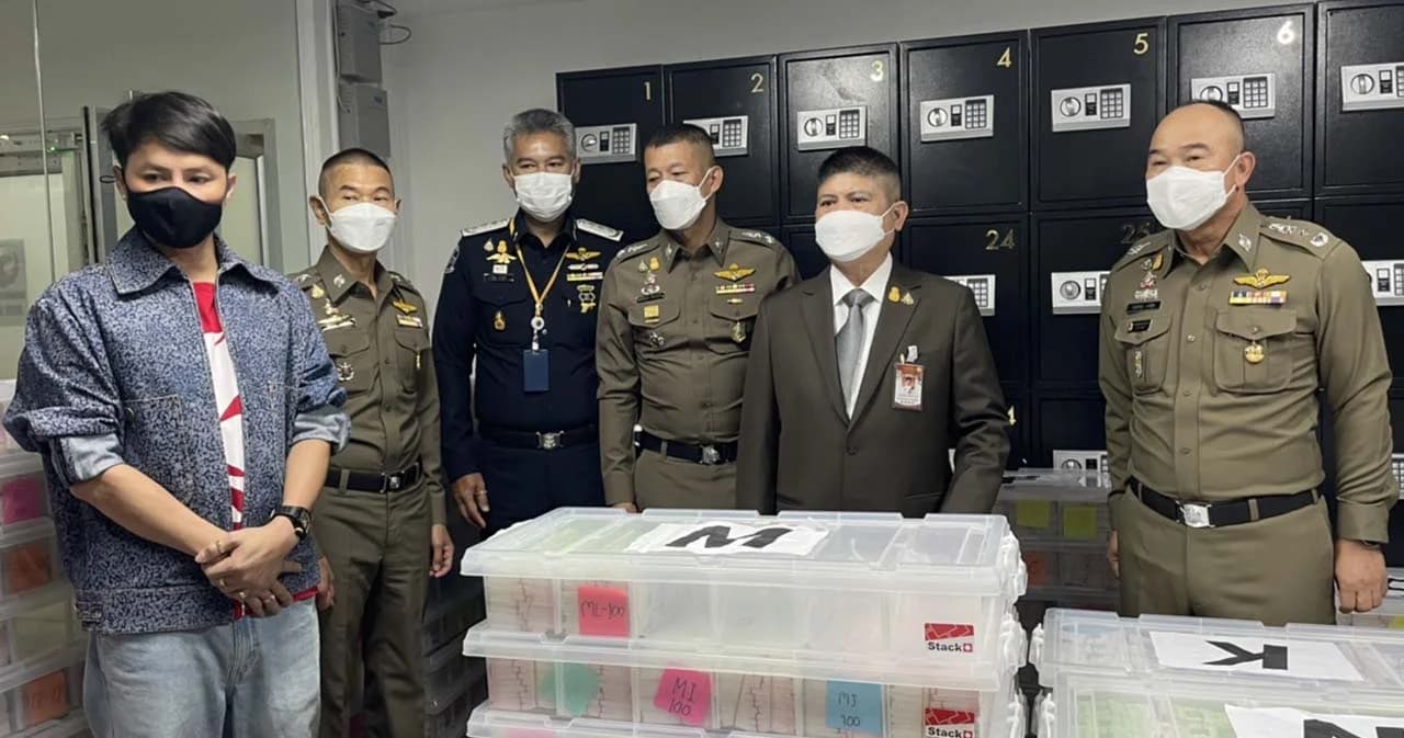 ‘เสกสกล’ นำบุกตรวจค้น ‘กองสลากพลัส’ พบขายลอตเตอรี่ใบละ 95 บาท