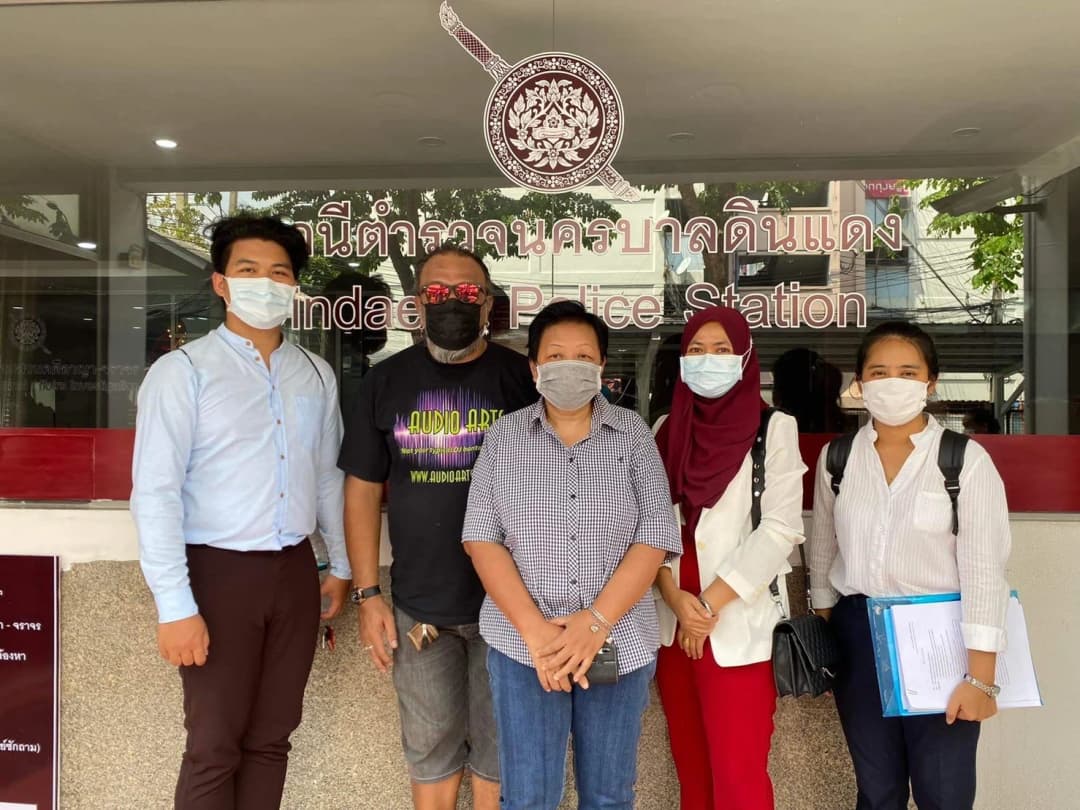 ญาติ ‘มานะ หงษ์ทอง’ เหยื่อกระสุนยาง แจ้งความสน.ดินแดง ร้องหาหลักฐาน ปมถูกลูกหลงกระสุนยางเสียชีวิต