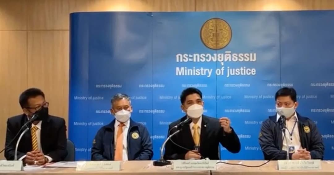 ยธ.แถลงผลผ่า ‘แตงโม’ รอบ 2 พบ 22 บาดแผล ‘ทนายเดชา’ เผยอาจมีแจ้งข้อหาคนบนเรือเพิ่มยกลำ