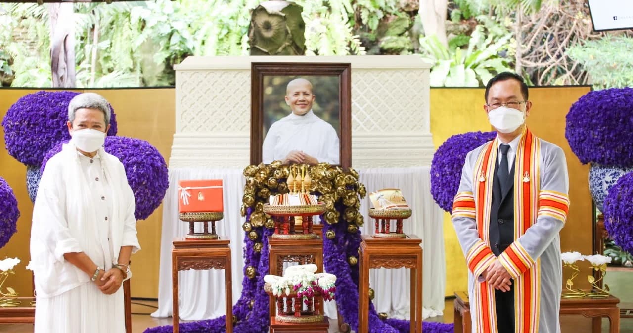 มหาวิทยาลัยขอนแก่น มอบปริญญาดุษฎีบัณฑิตกิตติมศักดิ์แด่ ‘แม่ชีศันสนีย์’