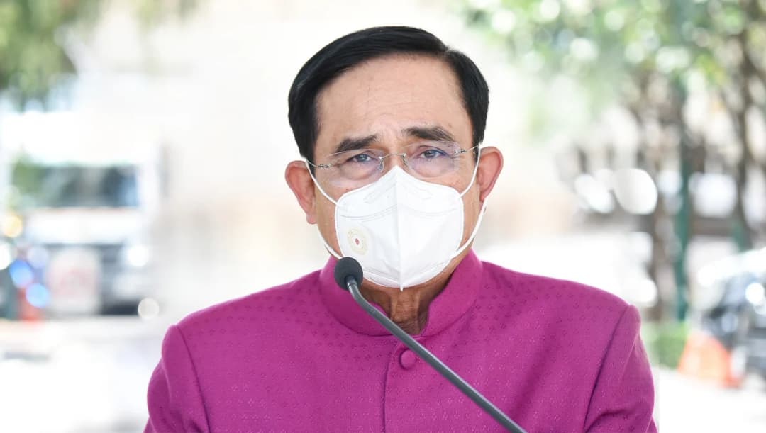 นายกฯ ขอกลุ่มเสี่ยง 608 ฉีดวัคซีนเข็มกระตุ้นก่อนสงกรานต์ ย้ำบัตรทองเพิ่มความเสมอภาคการรักษาพยาบาลผู้ป่วยฉุกเฉิน