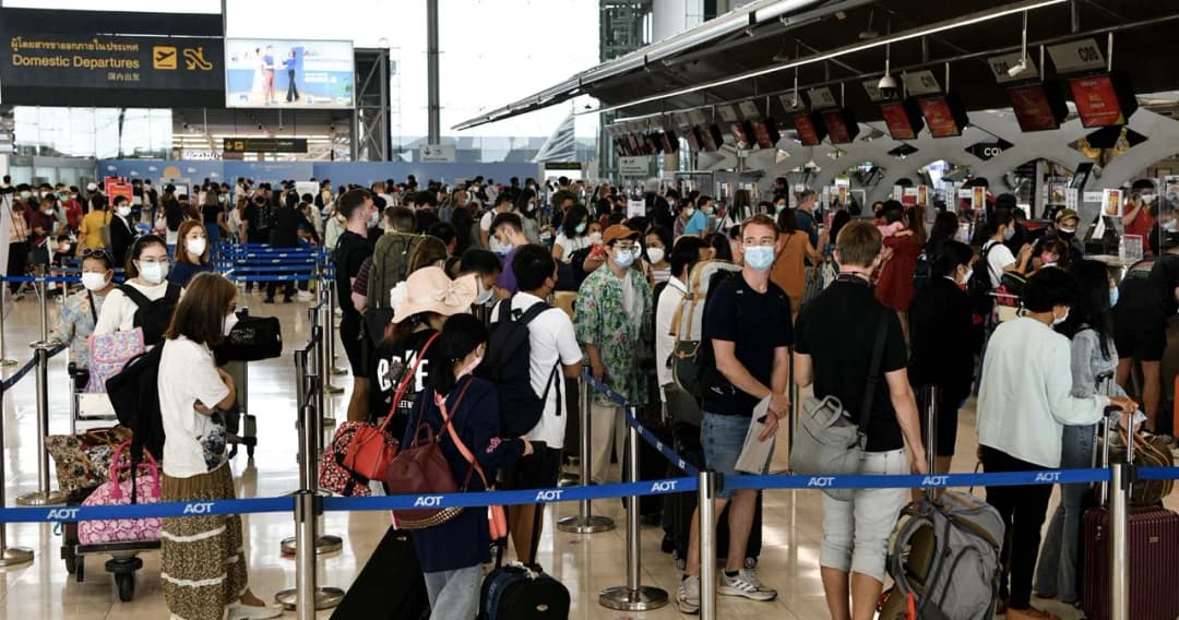 ‘สงกรานต์ 2565’ สนามบินคึกคัก หัวลำโพงเงียบเหงา