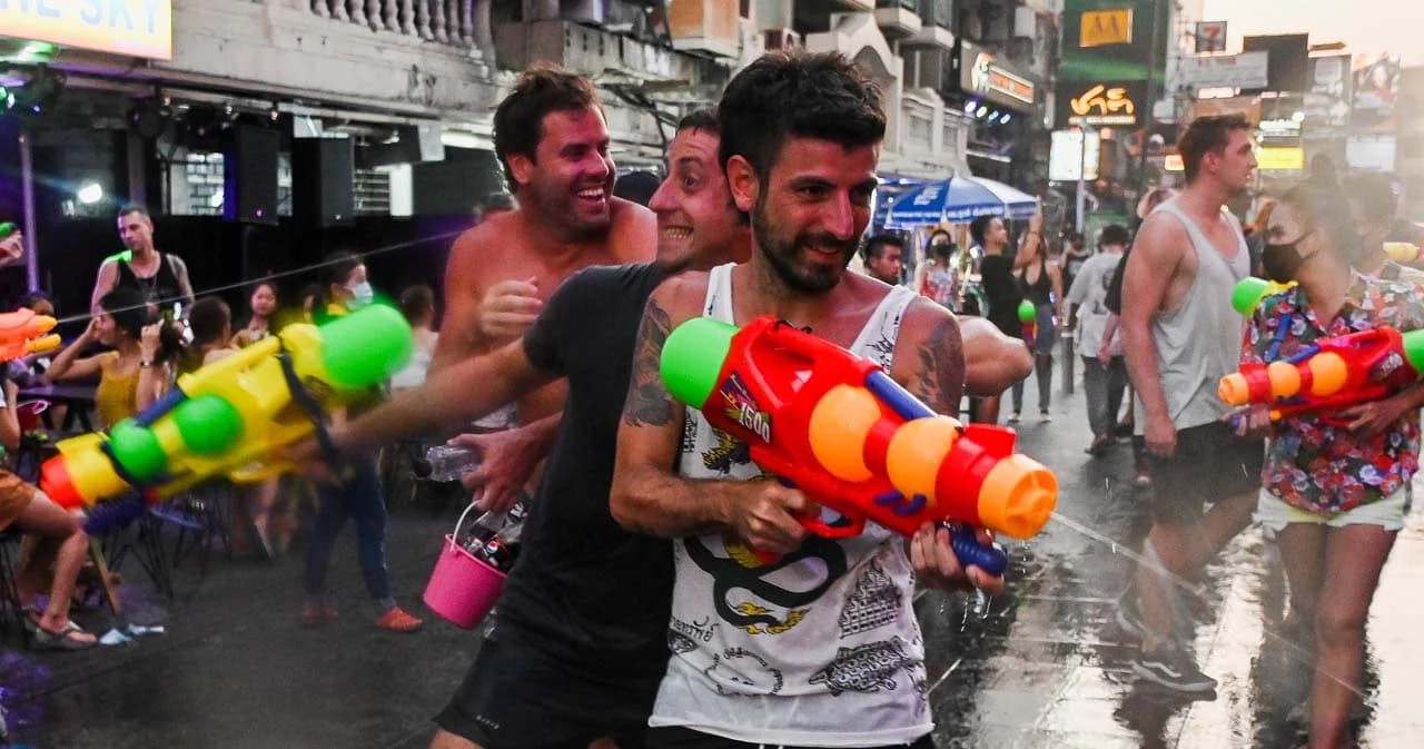 เลขาฯสมช. ยัน ไม่อนุญาตให้เล่นน้ำสงกรานต์ที่ถนนข้าวสาร