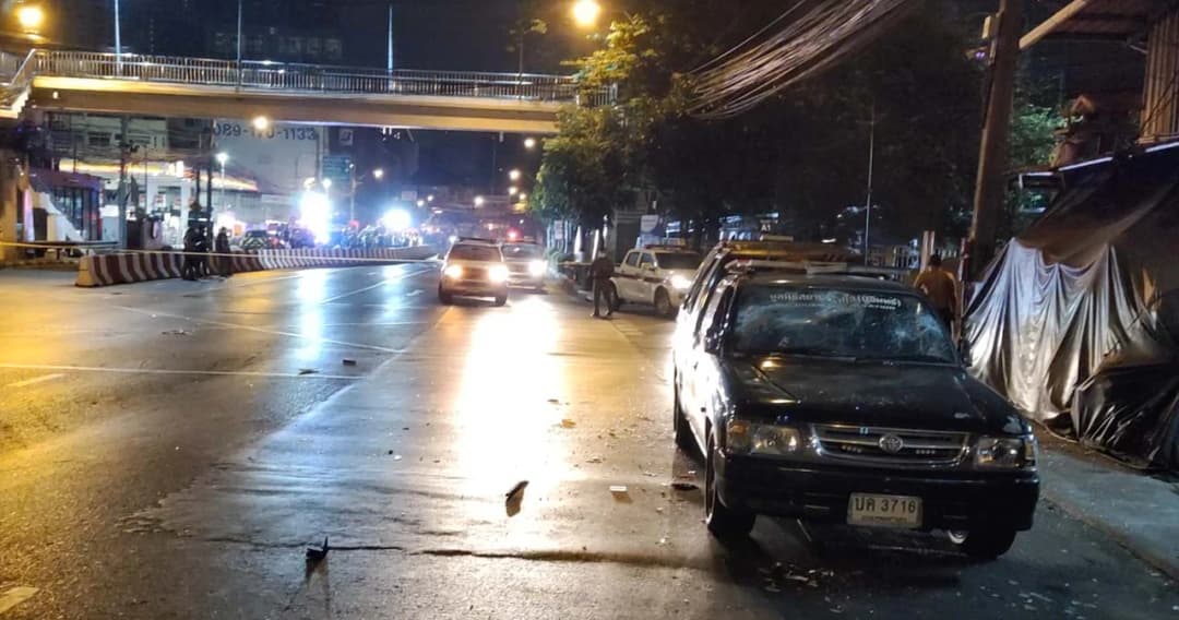 กู้ภัย 2 มูลนิธิเปิดศึกกลางถนนยิงกัน เสียชีวิต 1  ราย 