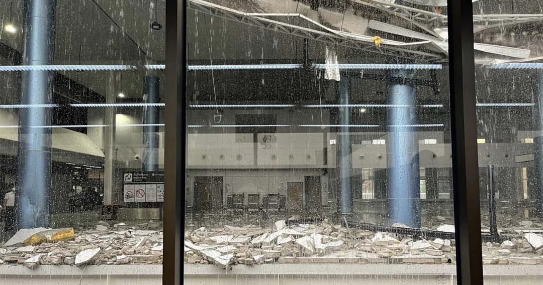 พายุฝนถล่ม สนามบินดอนเมือง กำแพงอาคาร Service Hall พัง