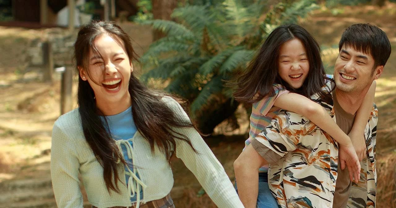 ‘บอย ปกรณ์-แพต ชญานิษฐ์’ ถ่ายทอดความเศร้าผ่านหนังสั้นประกอบเพลง ‘ส่งเธอออกไป’ ซิงเกิลใหม่จาก ‘Cocktail’