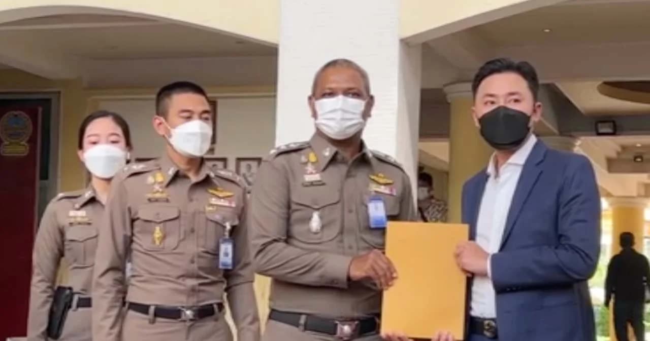 ทนายตั้ม ยื่นหนังสือ ผบช.น. ตรวจสอบปมอดีตตำรวจยศ พล.ต.ต. พยายามแทรกแซงคดี ‘ปริญญ์’