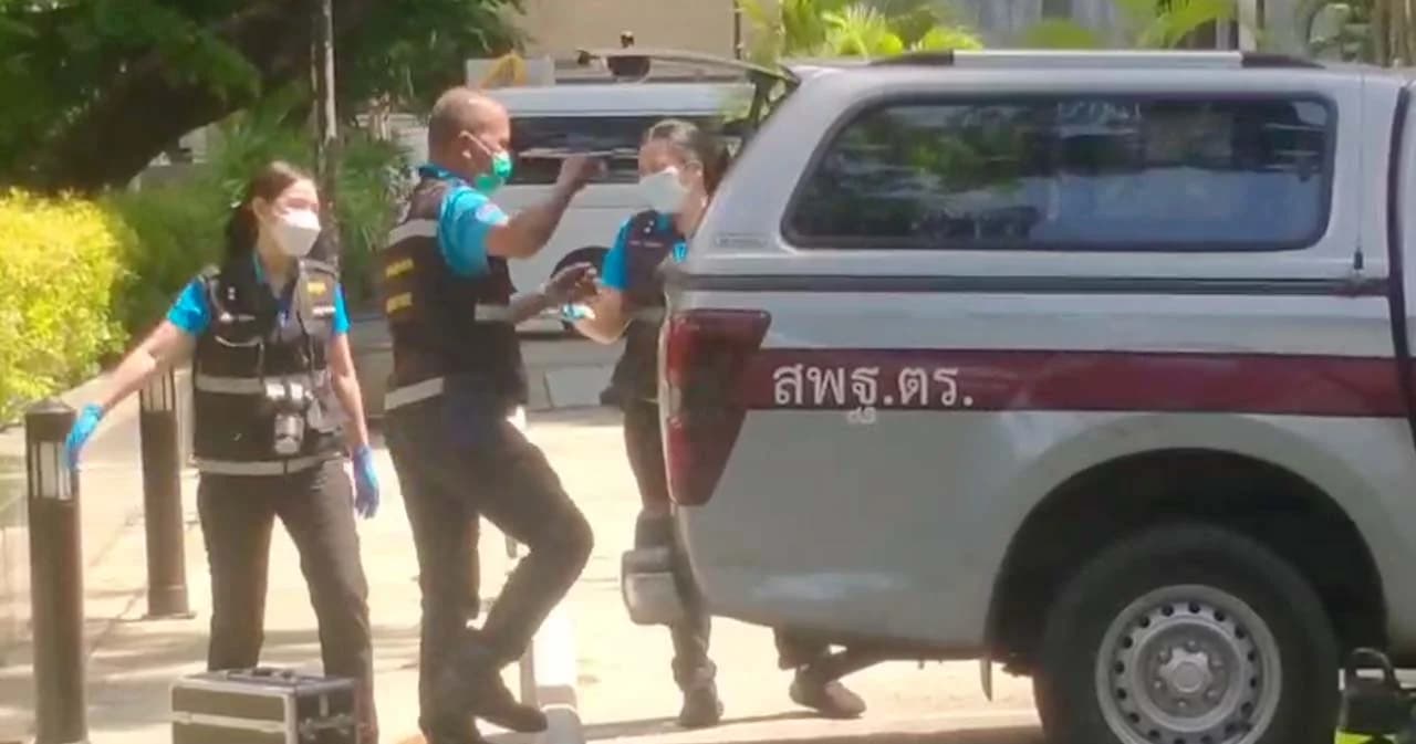 รอง ผบช.น. นำทีม พฐ.เข้าตรวจเก็บหลักฐานภายในสำนักงานของ ‘ปริญญ์’