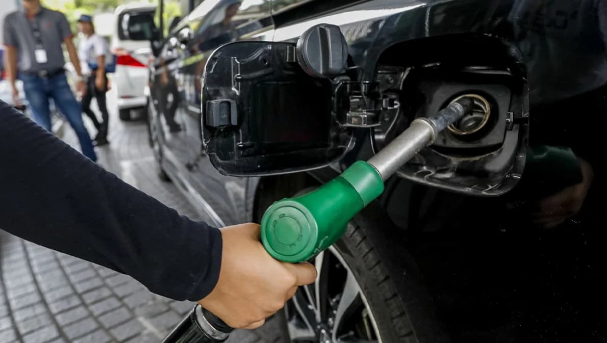 ขึ้นราคาน้ำมันดีเซลแบบขั้นบันได เริ่มต้น 32 บาท/ลิตร มีผลตั้งแต่ 1 พ.ค.เป็นต้นไป