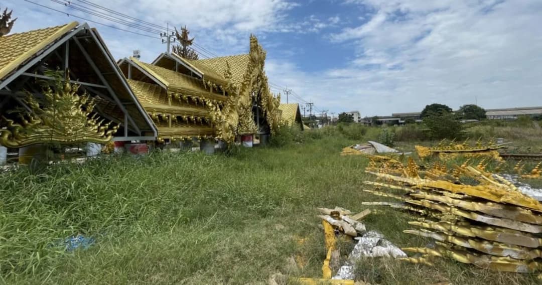 โครงการตกแต่งซุ้มสะพานลอย พื้นที่อบต.ราชาเทวะ กว่า 35 ล้านบาท ถูกทิ้งร้าง