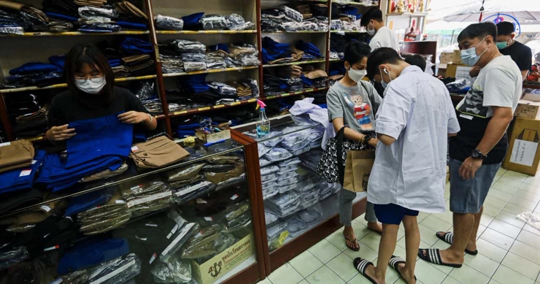 ศธ.ลดราคาชุดนักเรียน-เครื่องเขียน ช่วยลดภาระเปิดเทอม สูงสุด 50% เริ่ม 10 พ.ค. ถึง 15 มิ.ย. 65