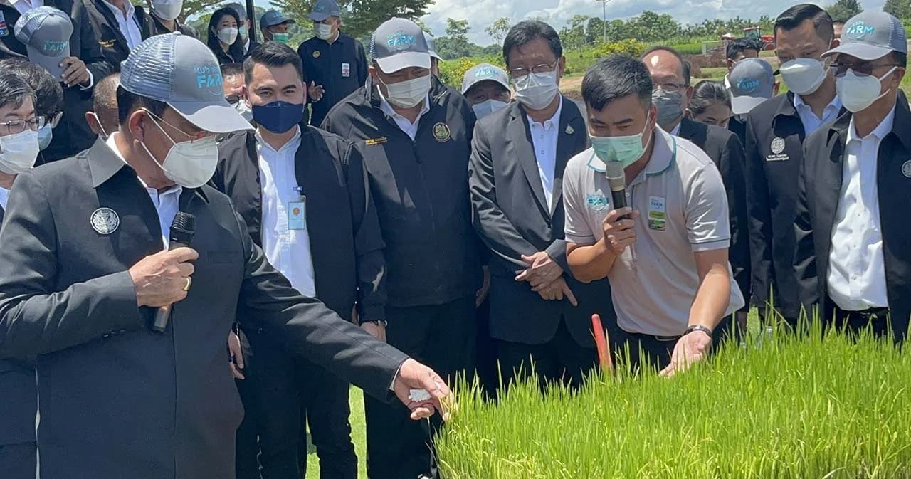 นายกฯ เยี่ยมชมคูโบต้าฟาร์ม ชื่นชม Smart Farmer ยกระดับเกษตรไทย