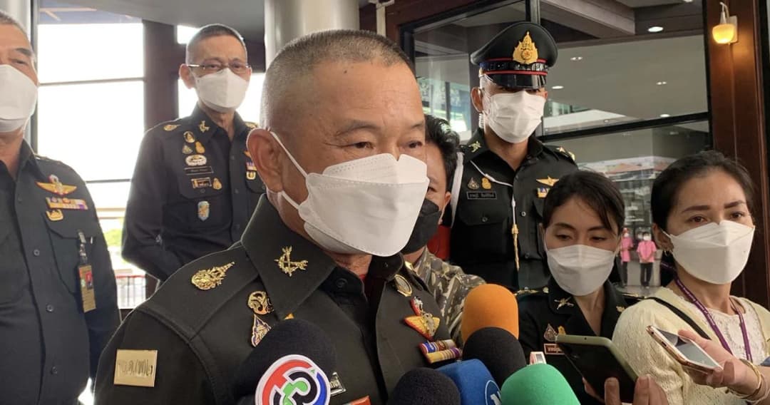 ผบ.ทบ.ย้ำจุดยืนปกป้องสถาบัน  ขออย่าก้าวล่วงเสรีภาพบุคคลอื่น